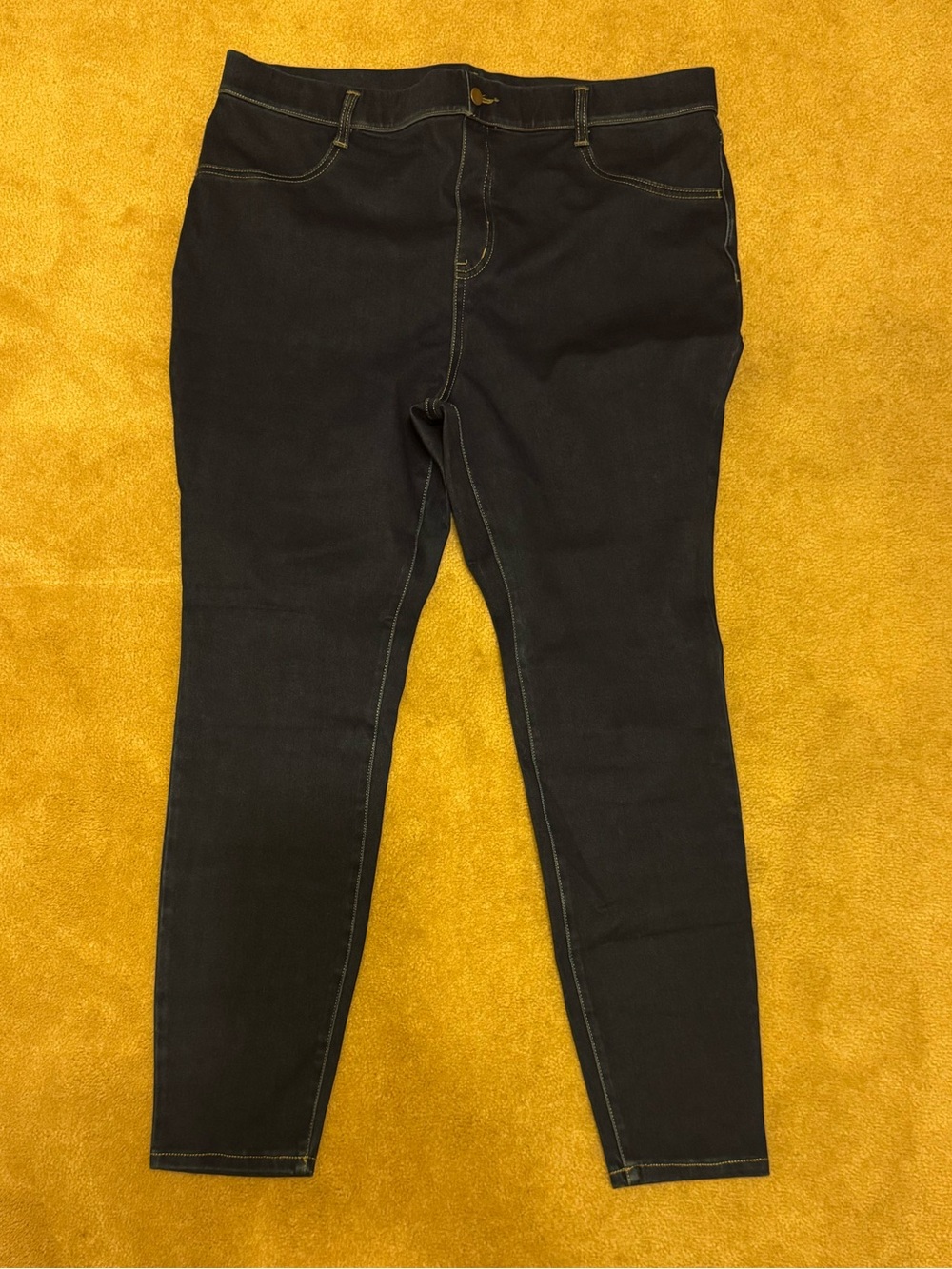 Time and Tru Black Stretch Jeggings with Contrast Stitching